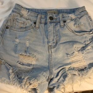 Wonderly distressed size 24 super cute jean shorts